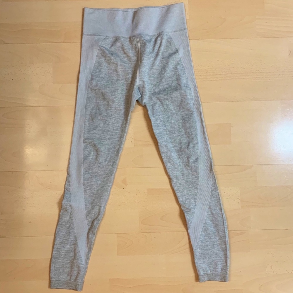 Grey workout leggings